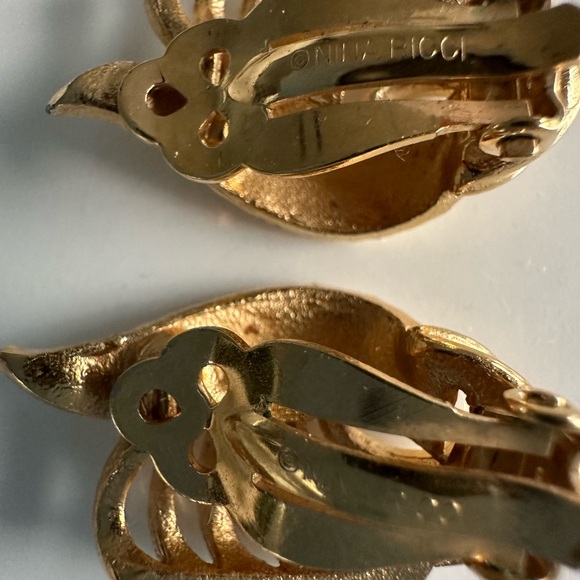 Nina Ricci Gold Plated Leaf Earrings - Picture 3 of 3